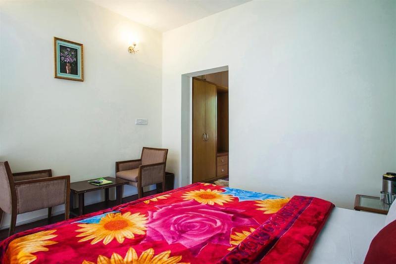 Oyo 28425 Dal Lake Resort Дармсала Экстерьер фото